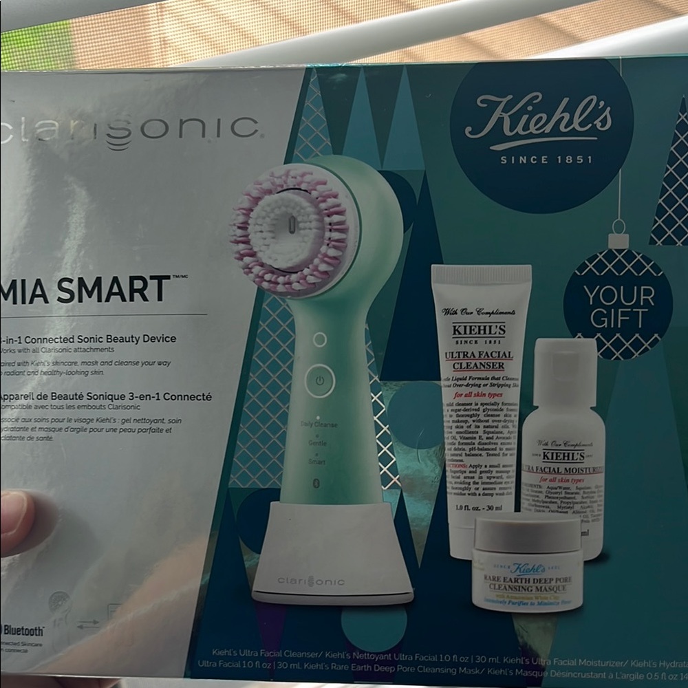 Clarisonic Mia Smart in Mint and White with Kiehl's Set